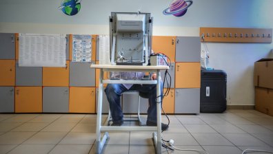 2/3 от българите са готови да гласуват, напрежение в партии и между институции