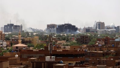 Ще спре ли огънят? Враждуващите генерали в Судан договориха 3-дневно примирие