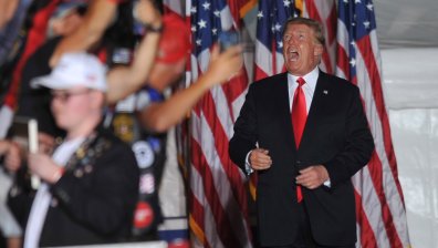 Разгневиха Тръмп заради Капитолия, заведе дело срещу разследващата комисия