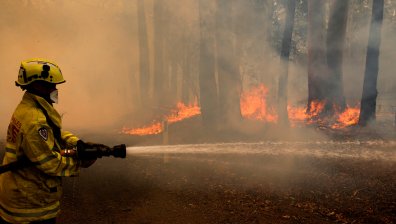 Огненият ад в Австралия продължава, затворени са над 600 училища