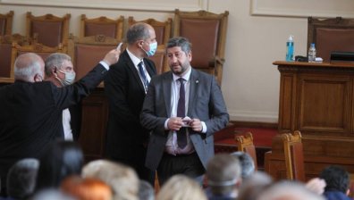 Последният звънец на 45-ото НС удари, какво свършиха депутатите за 3 седмици?
