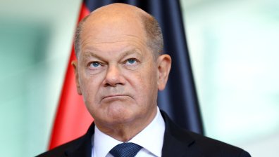 Олаф Шолц: Европа ще отговори на погрешните мита на Доналд Тръмп