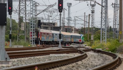 Влак прегази 55-годишен мъж в Русе