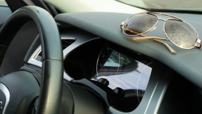 Българи заключиха децата си в кола на жегата в Гърция, полицаи разбиха прозорците, за да ги спасят