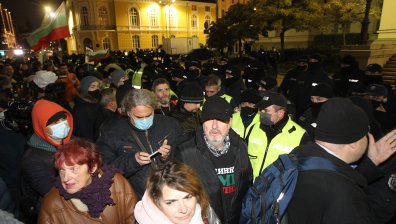 Високо напрежение в 136-ия ден на гражданско недоволство