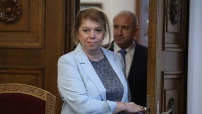 Йотова: Час по-скоро ни трябва редовно правителство, в ГЕРБ-СДС има колебания