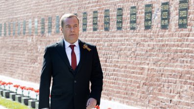 Медведев: Конфликтът ще продължи десетилетия, Западът подценява риска от ядрена война