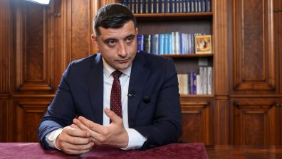Какъв курс поема Румъния, ако националистът Джордже Симион стане президент