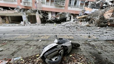 Силно земетресение в Тайван затрупа хора