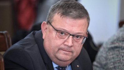 Цацаров: Подадох оставка главно заради нападките и Христо Иванов, искам нормален живот