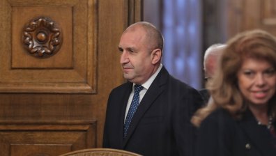 Радев връчва втория мандат на ПП-ДБ в понеделник