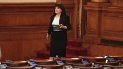 Въпреки отсъствието от работа: Депутатите от БСП си взимат 1/3 от заплатите
