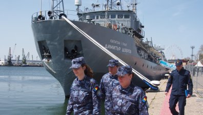 Военноморски кораби на НАТО зарадваха жители и гости на Варна