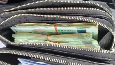 Изнудване чрез насилие: Полицията арестува мъж в момент на взимане на 6000 лв.