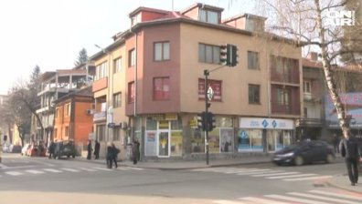 Въоръжен мъж обра чейндж бюро във Велинград