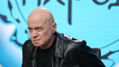 Слави за протеста в София: ПП-ДБ са специални в наглостта си, позволено им е да бият и псуват