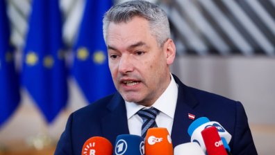 Сравниха канцлера на Австрия с Тръмп: Призивът "постройте зидове около Европа" не помага