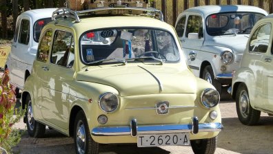 Ученици превърнаха класически Seat 600 в електромобил (+Видео)