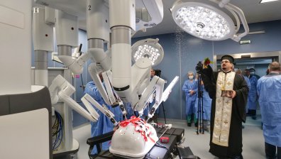 Военномедицинската академия въвежда роботизирана хирургия Da Vinci Xi (СНИМКИ)