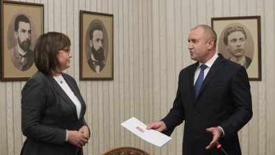 Заби ли Радев нож в гърба на БСП и защо левицата се срина?