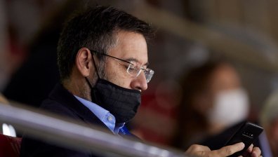 Президентът на "Барселона" е под карантина