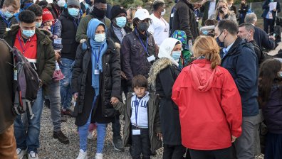 Гърция с критики към ЕС: Използват ни като паркинг за бежанци, прилага се двоен стандарт