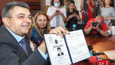 Пламен Николов обеща: Ще произведем новина