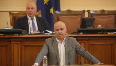 БСП към министъра на отбраната: Обяснете параметрите на сделката за F-16