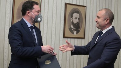 Радев връчи на мандата на ГЕРБ: Очаквам от вас справедлив и социално ангажиран кабинет