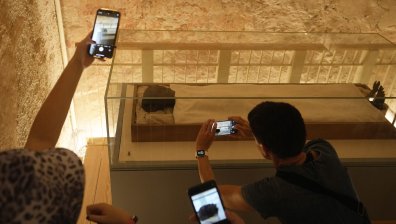 Гробницата на Тутанкамон в Луксор се руши