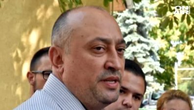 Временно отстраниха директора на затворите 