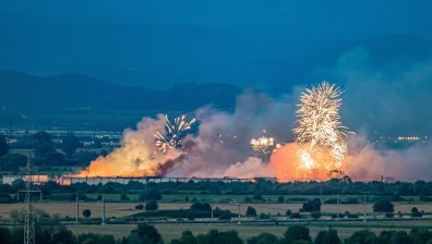 МВР: Вероятно човешка небрежност е довела до взривовете в складовете