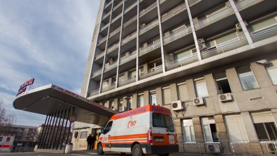 Остава тежко състоянието на мъжа в "Пирогов", заразен с коронавирус