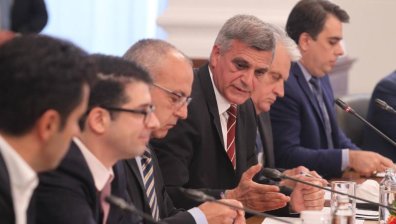 "Янев 1" успешно борил корупцията, не дотолкова – пандемията