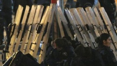 44 ранени при сблъсъците от изминалата нощ в Истанбул (видео)