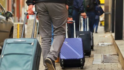 НСИ: Бpoят нa чyждecтpaннитe тypиcти в Бългapия ce e yвeличил c 24%