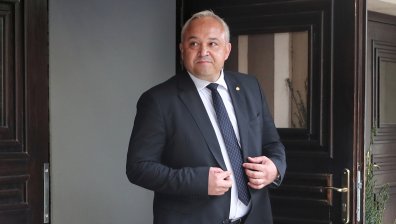 Демерджиев: 160 полицаи са унижени да охраняват хора, които нямат нужда