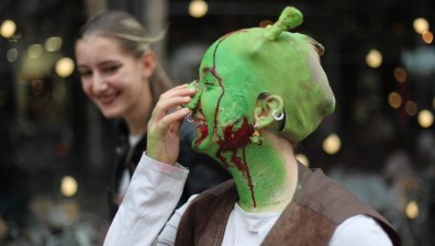 Хелоуин превзе софийските улици, маскират се предимно млади хора