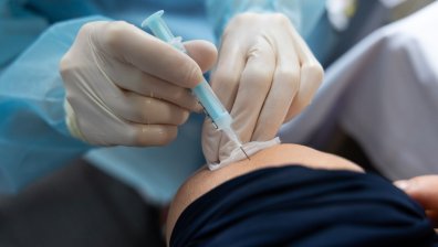 Доклад: Държавите в ЕС трябва да имат ваксини срещу Ковид-19, за да ограничат инфекцията