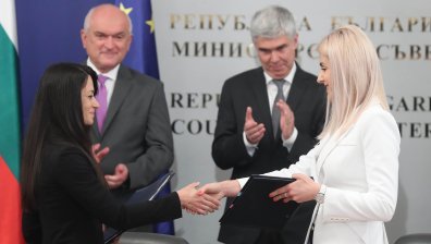 Подписаха договори за изграждане на Вертикален газов коридор