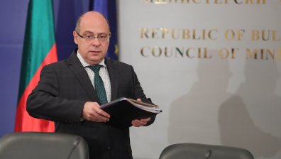 Тристранката заседава по три предложения на Нинова и за медицинската експертиза