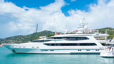 Българи масово купуват имоти и яхти в Халкидики