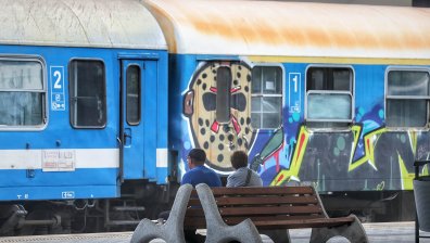 БДЖ съобщи за отменени и закъсняващи влакове