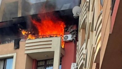 Огнен ад: Гори апартамент в столичния квартал "Дружба" (+ВИДЕО)
