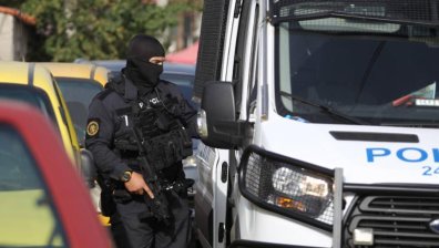 Задържаха ромски пастор в Перник по подозрения за купуване на гласове