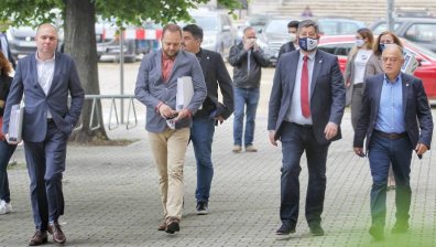 19 партии и 9 коалиции подадоха заявления за участие в изборите на 11 юли