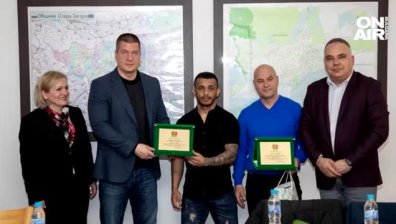 Награждават наши шампиони по щанги с общински жилища