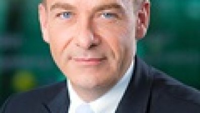 Топ анализатор на Bloomberg с интервю за Investbook