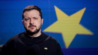 Зеленски: Ускоряваме доставката на дронове и боеприпаси към фронта