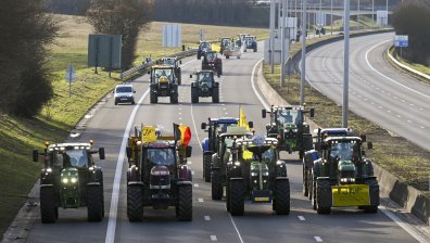 Земеделските протести в Европа придобиват застрашителни размери